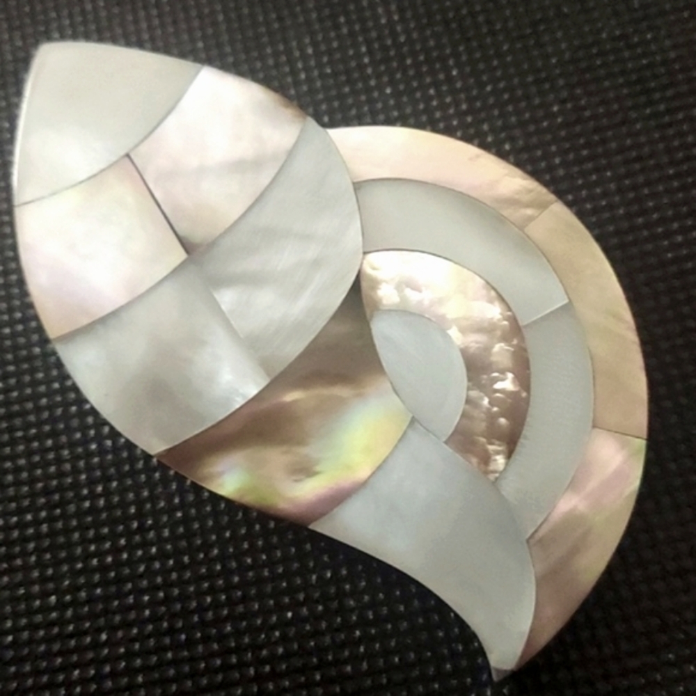 Vintage Mother-of-Pearl Abalone Shell Pin, Brooch Pendant Irridescent